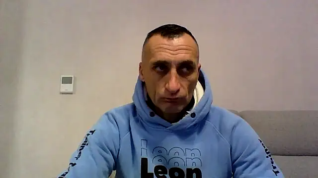 ANGELSANTAMARIA- online show from November 22, 2025, 8:19 pm