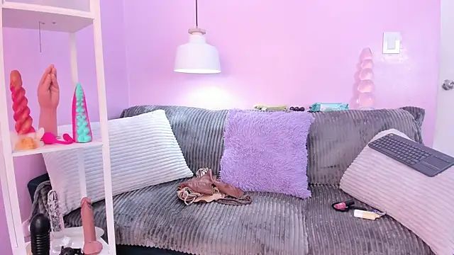 Hiyakasudere online show from April 8, 2026, 6:19 pm