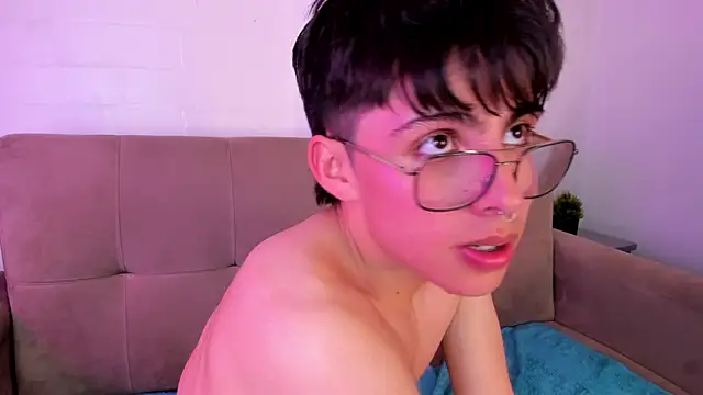 PepperTwink online show from March 5, 2025, 4:35 pm