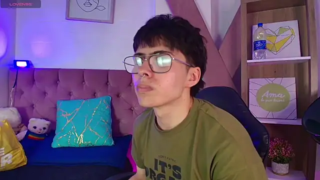 PepperTwink online show from October 3, 2025, 4:37 pm