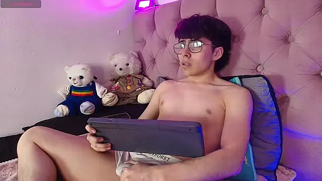PepperTwink online show from December 20, 2025, 5:31 pm