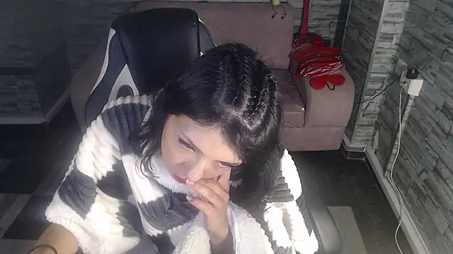 renata russo b online show from February 11, 2025, 8:26 am