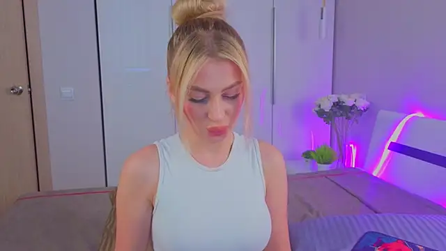 AnitaLamb online show from October 8, 2025, 6:22 am