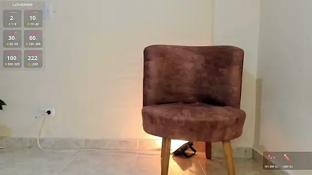 Nathalie 29 online show from April 18, 2026, 7:07 pm