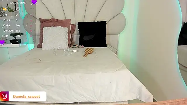 Danielaangelina online show from October 12, 2025, 6:34 am