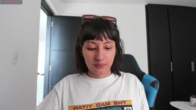 ggor4w33 online show from September 18, 2025, 7:05 pm