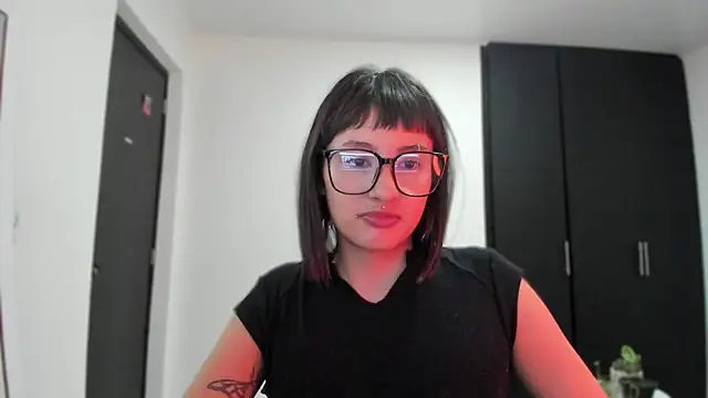 ggor4w33 online show from October 7, 2025, 9:50 am