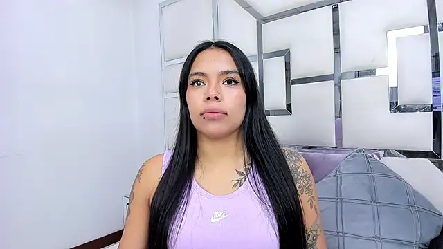 ZoeWan69 online show from March 10, 2026, 12:43 pm