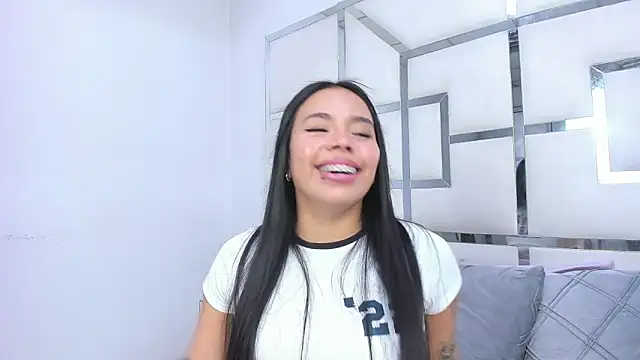 ZoeWan69 online show from March 13, 2026, 2:12 pm