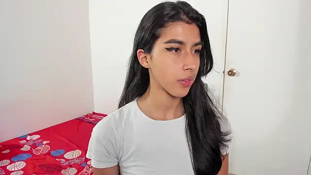 Snapshot of Mazikeen__18 chatting on June 16, 2026, 1:03 pm Mazikeen 18 online show from June 16, 2026, 1:03 pm
