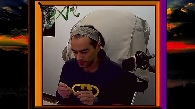 Snapshot of ReyDeBotones chatting on March 3, 2026, 8:26 pm ReyDeBotones online show from March 3, 2026, 8:26 pm