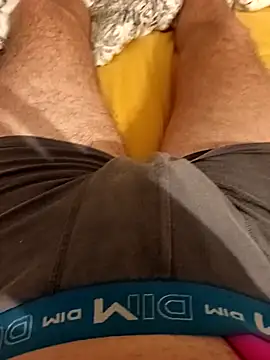 Dam70 online show from October 3, 2025, 8:28 pm