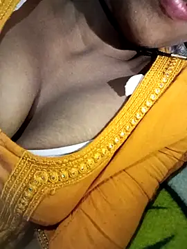 Snapshot of Miss_triha chatting on September 18, 2025, 11:07 pm Miss triha online show from September 18, 2025, 11:07 pm