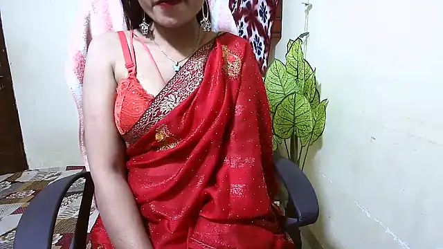 Snapshot of Rubi-Ji chatting on November 8, 2025, 6:07 pm Rubi-Ji online show from November 8, 2025, 6:07 pm