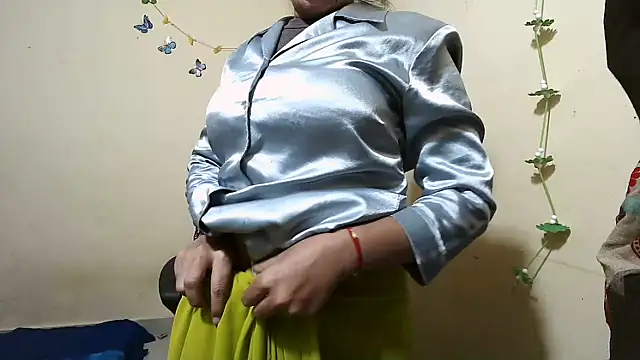 Snapshot of Rubi-Ji chatting on November 10, 2025, 2:16 pm Rubi-Ji online show from November 10, 2025, 2:16 pm