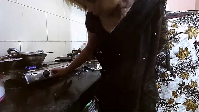 Snapshot of Rubi-Ji chatting on November 16, 2025, 3:56 am Rubi-Ji online show from November 16, 2025, 3:56 am