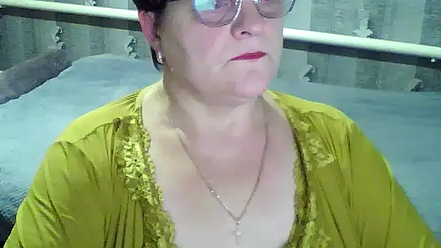 ElzaJewel online show from November 13, 2025, 7:02 pm