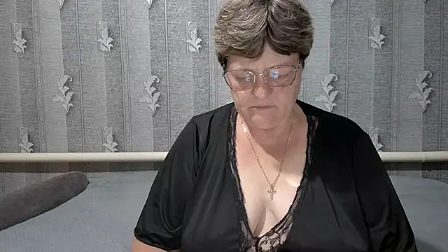 Snapshot of ElzaJewel chatting on June 6, 2026, 11:09 pm ElzaJewel online show from June 6, 2026, 11:09 pm