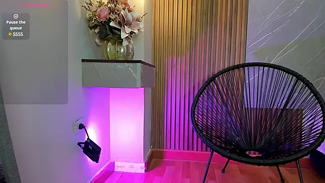 ariana jhonson1 online show from February 18, 2025, 12:39 pm