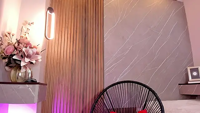 ariana jhonson1 online show from March 7, 2025, 3:49 pm