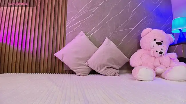 ariana jhonson1 online show from January 8, 2026, 12:29 pm