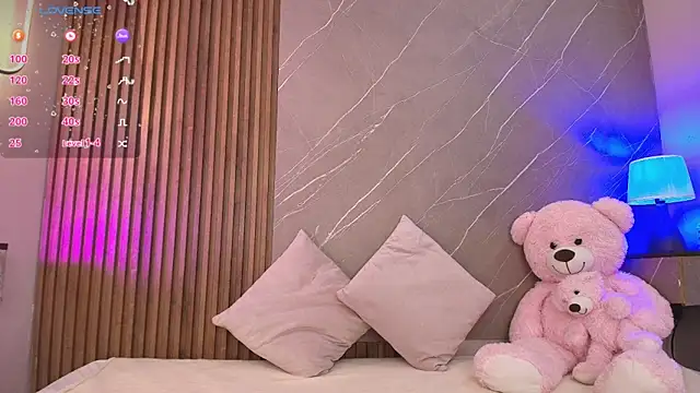 ariana jhonson1 online show from March 4, 2026, 12:22 pm