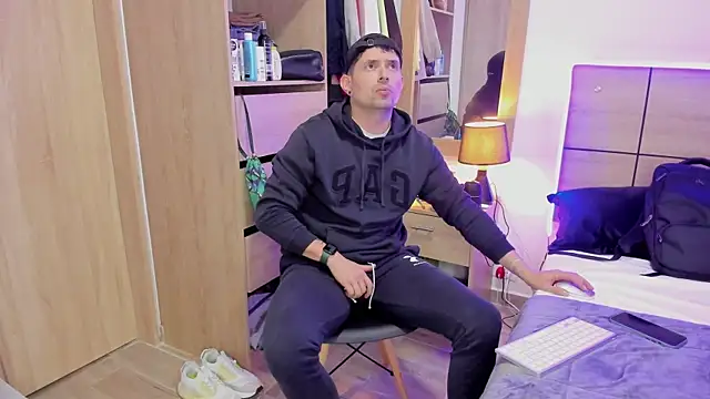 ILoveNYStyle online show from March 11, 2025, 7:25 pm