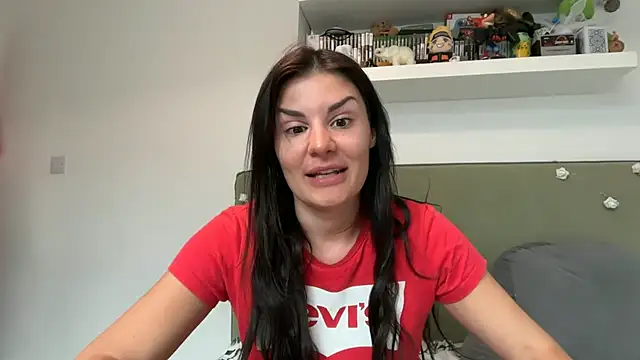 Petitecookie online show from May 2, 2026, 5:07 pm