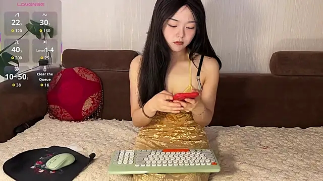 nanaliu6 online show from October 14, 2025, 2:23 am