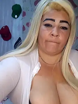 BonniAdams online show from November 4, 2025, 9:47 pm