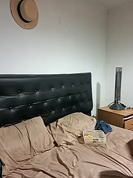 Snapshot of liamlara chatting on September 30, 2025, 3:11 am liamlara online show from September 30, 2025, 3:11 am