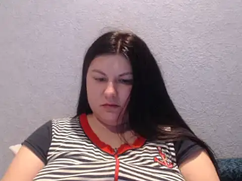 KiraSwee online show from February 21, 2025, 7:32 pm