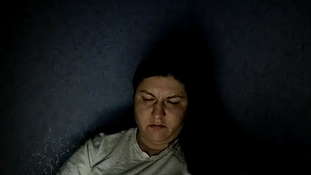 KiraSwee online show from September 9, 2025, 8:30 pm