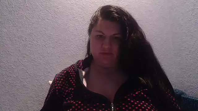 KiraSwee online show from December 5, 2025, 5:31 pm