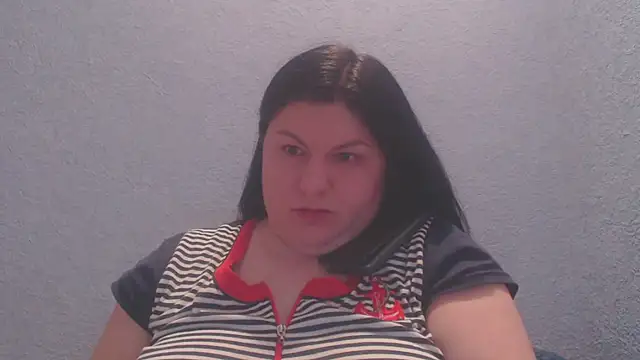 KiraSwee online show from February 19, 2026, 7:32 pm