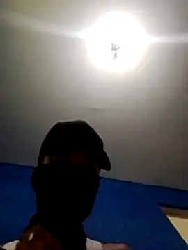 Snapshot of 1Dseralmora2 chatting on October 22, 2025, 9:36 pm 1Dseralmora2 online show from October 22, 2025, 9:36 pm