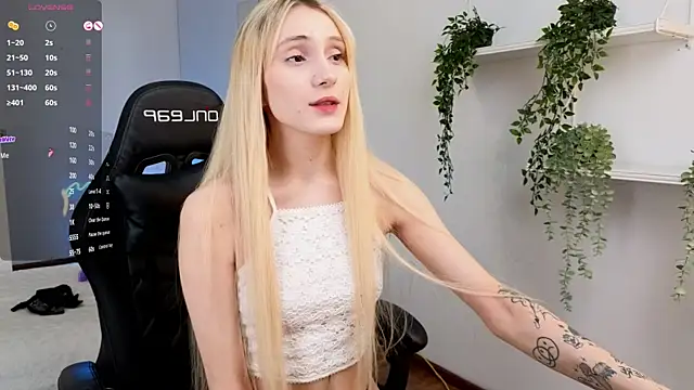 Snapshot of elliefrost chatting on February 7, 2025, 8:53 pm elliefrost online show from February 7, 2025, 8:53 pm