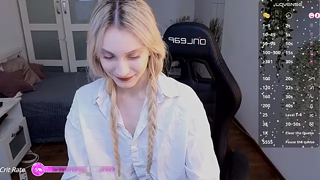 Snapshot of elliefrost chatting on February 28, 2025, 9:23 pm elliefrost online show from February 28, 2025, 9:23 pm