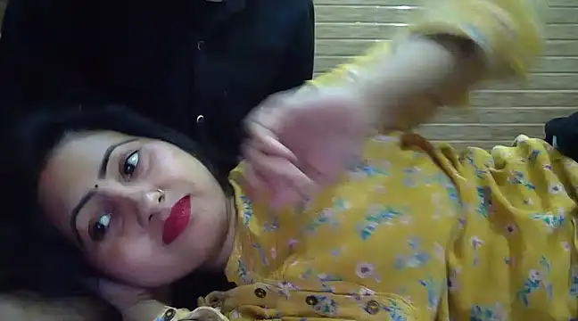 Snapshot of Queen_Couple chatting on February 14, 2025, 4:20 pm Queen Couple online show from February 14, 2025, 4:20 pm