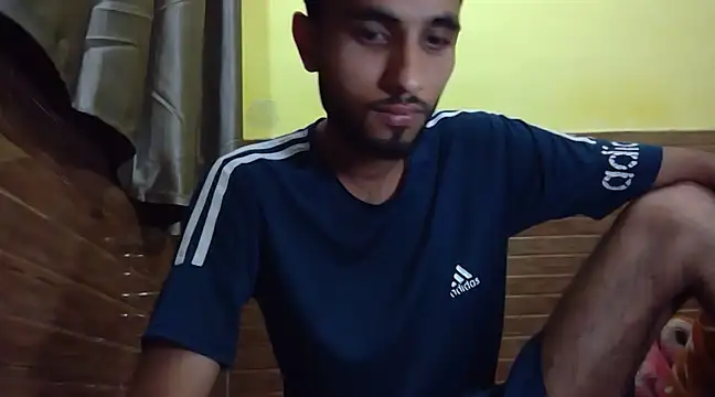 Snapshot of Queen_Couple chatting on February 18, 2025, 4:59 pm Queen Couple online show from February 18, 2025, 4:59 pm