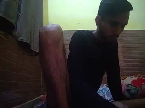 Snapshot of Queen_Couple chatting on February 21, 2025, 5:31 pm Queen Couple online show from February 21, 2025, 5:31 pm