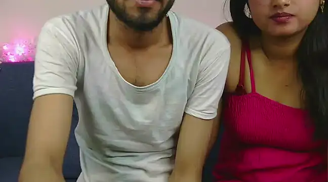 Snapshot of Queen_Couple chatting on March 22, 2025, 10:28 am Queen Couple online show from March 22, 2025, 10:28 am