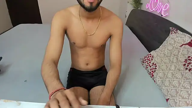 Snapshot of Queen_Couple chatting on November 22, 2025, 6:23 am Queen Couple online show from November 22, 2025, 6:23 am