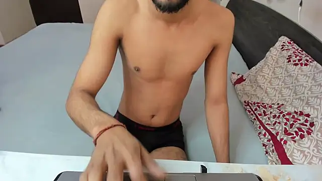 Snapshot of Queen_Couple chatting on January 16, 2026, 6:28 am Queen Couple online show from January 16, 2026, 6:28 am