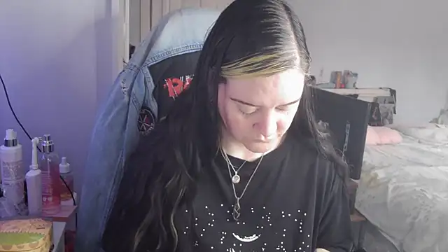 Snapshot of AureliaXOX chatting on September 17, 2025, 10:39 am AureliaXOX online show from September 17, 2025, 10:39 am