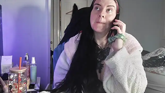 AureliaXOX online show from November 14, 2025, 10:03 am