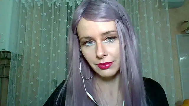 LuminousLady online show from February 11, 2025, 8:10 pm