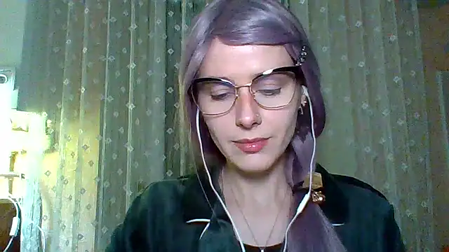 LuminousLady online show from February 12, 2025, 8:18 pm