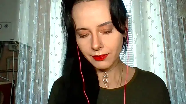 LuminousLady online show from September 22, 2025, 6:15 am