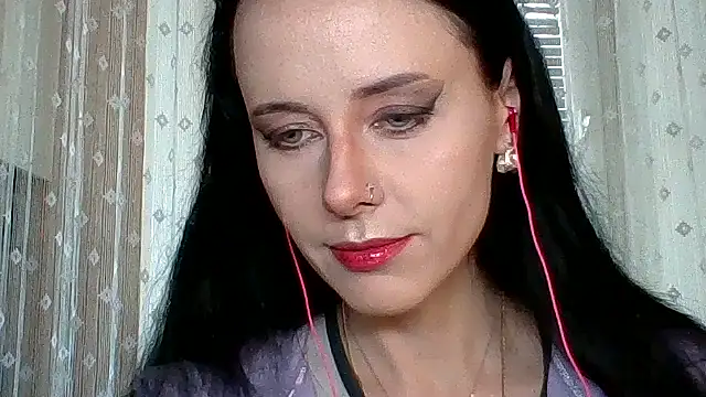 LuminousLady online show from September 29, 2025, 1:16 pm